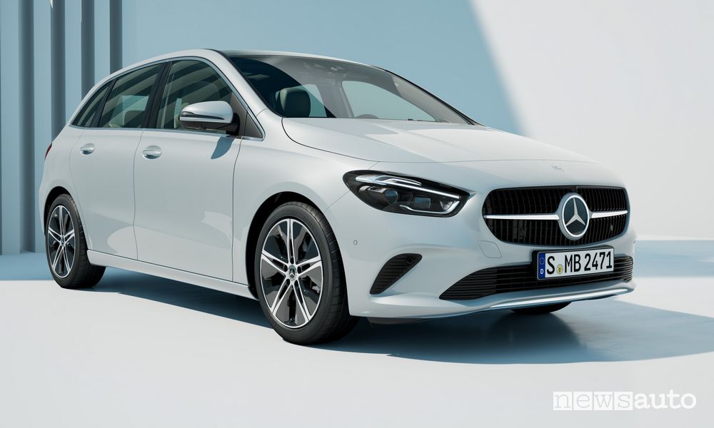 Vista di profilo nuova Mercedes-Benz Classe B