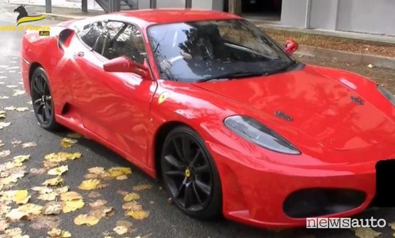 Ferrari falsa, Toyota trasformata in una Rossa di Maranello