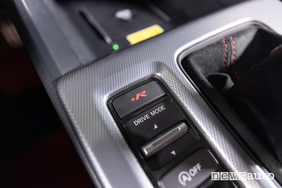 Nuova Honda Civic Type R blue comando Drive Mode abitacolo