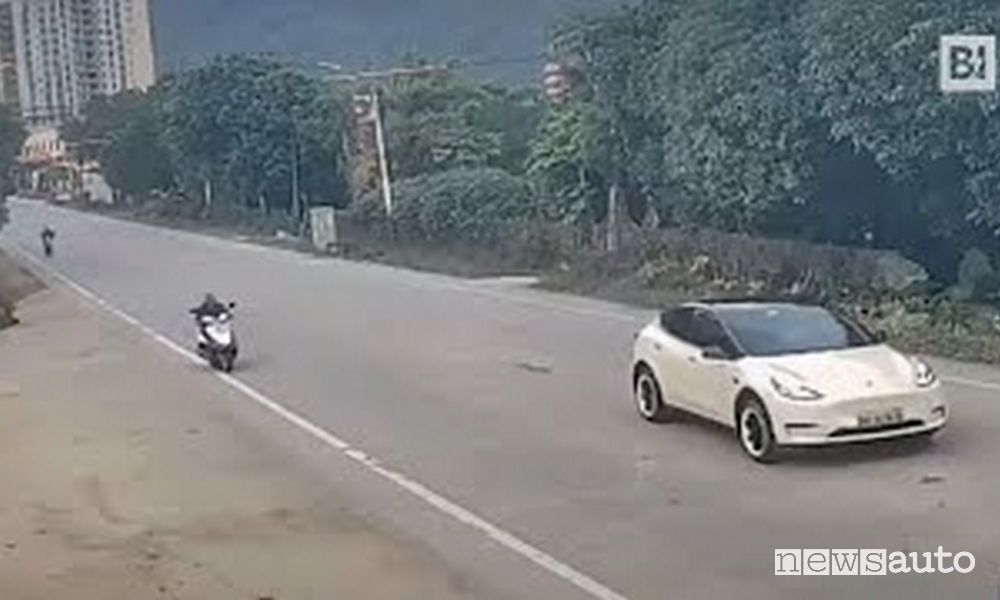 Incidente Tesla Autopilot