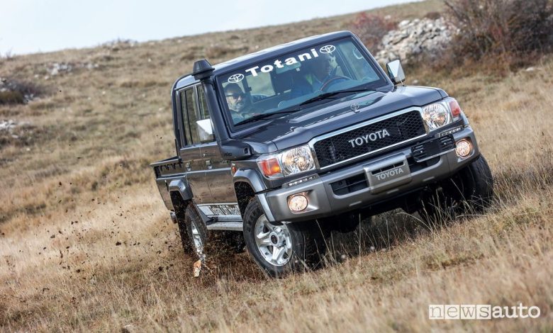 Toyota Land Cruiser GRJ79 anteriore 3/4