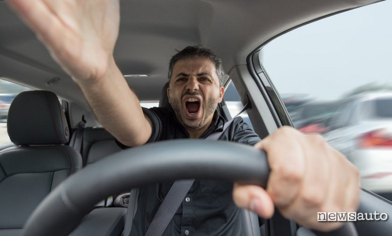 Bestemmia auto sanzioni