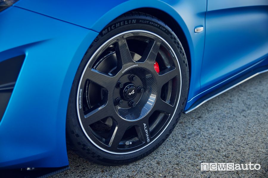 Alpine A110 R cerchi in carbonio da 18" anteriori