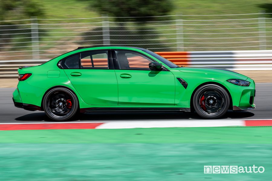 BMW M3 CS laterale in pista