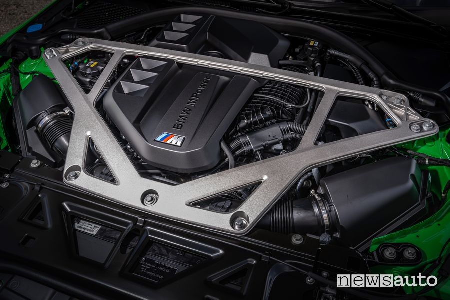 BMW M3 CS vano motore