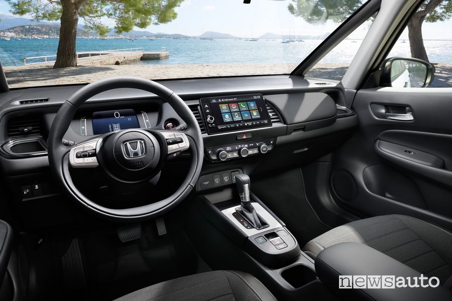 Nuova Honda Jazz Crosstar abitacolo