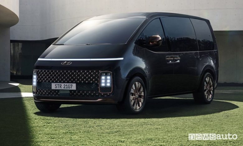 Hyundai Staria Luxury