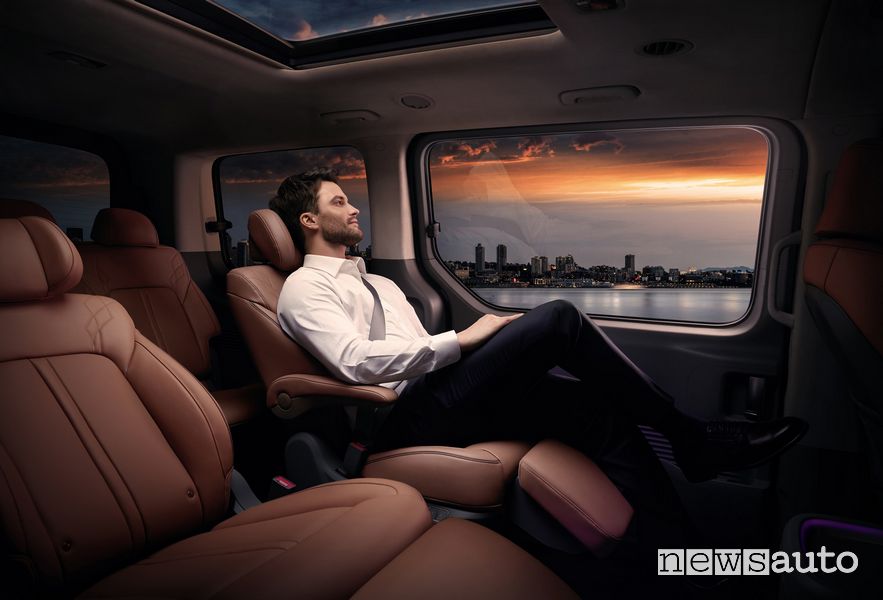 Hyundai Staria abitacolo relax