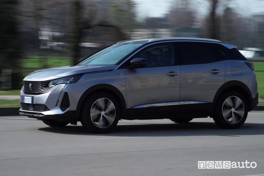 Peugeot 3008 plug-in 180 CV