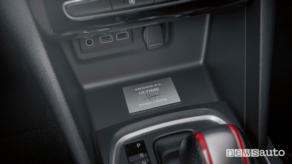 Renault Mégane R.S. Ultime placca serie limitata