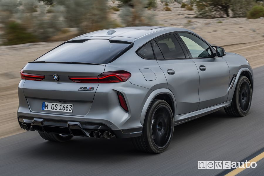 BMW X6 M Competition posteriore 3/4 su strada