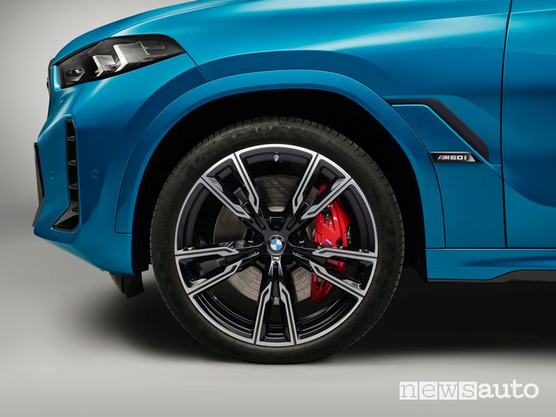 Nuova BMW X6 M60i cerchi in lega da 22"