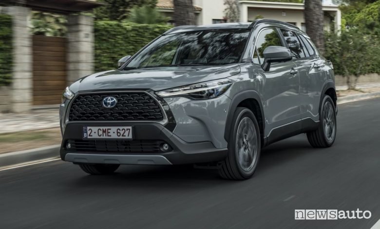 Toyota Corolla Cross 1.8 Hybrid, caratteristiche e prezzo