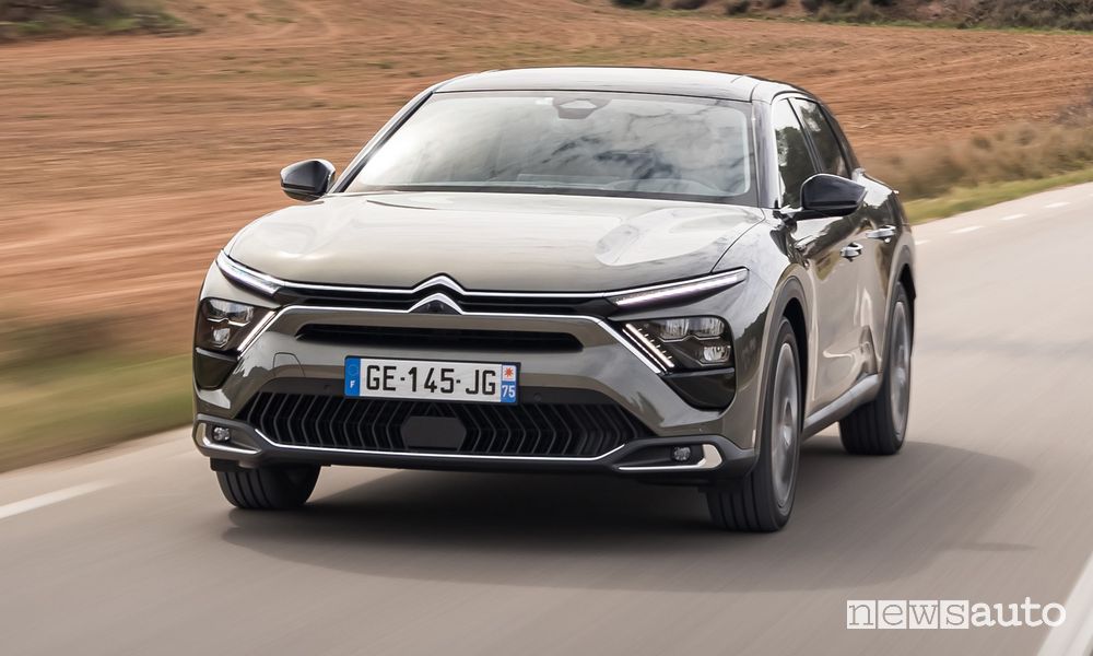 Citroën C5 X ibrida plug-in 180 CV
