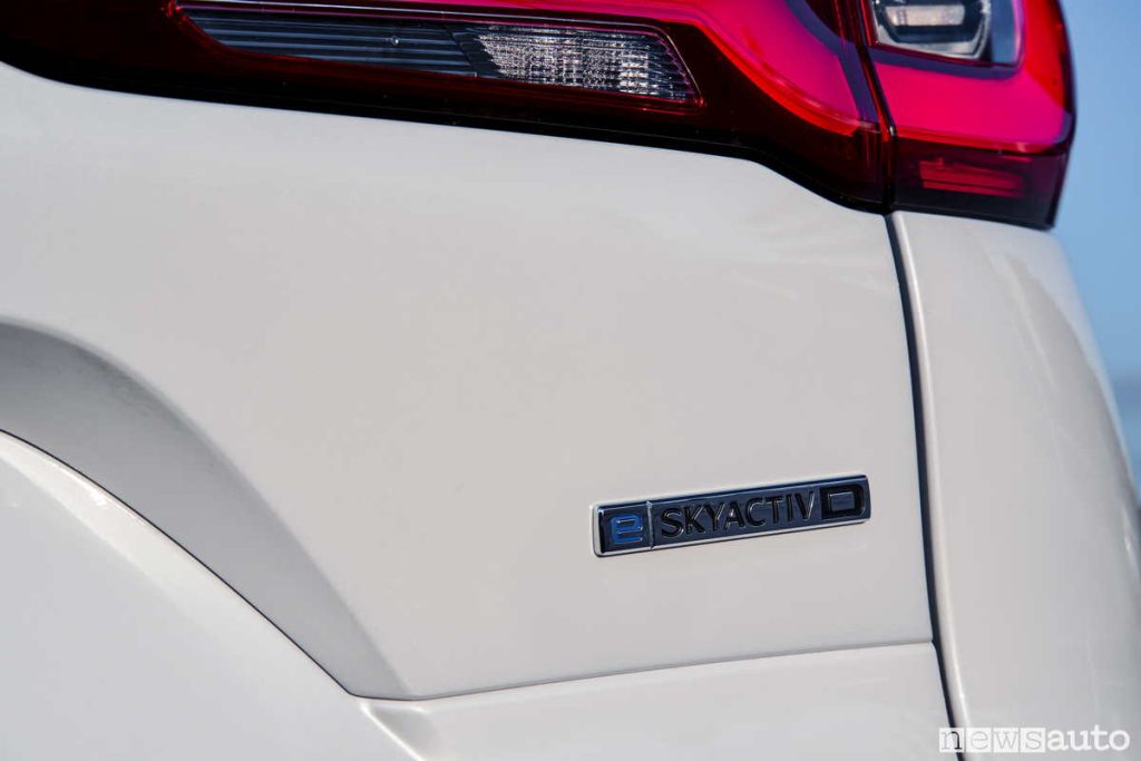 La MAZDA CX-60 con motore E-SCKYACTIV D diesel di ultima generazione è tra i più puliti al mondo 