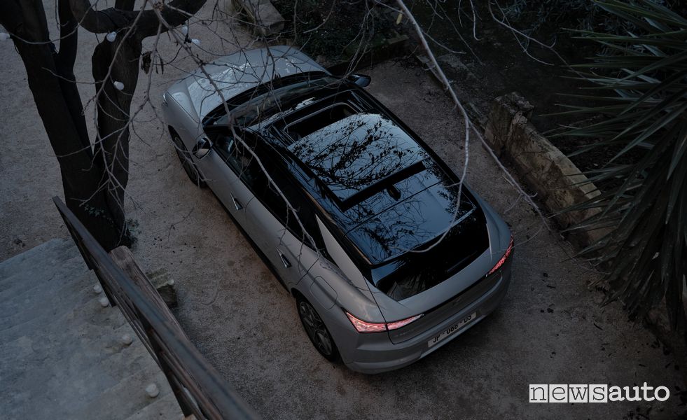 DS 4 Esprit De Voyage tetto panoramico nero
