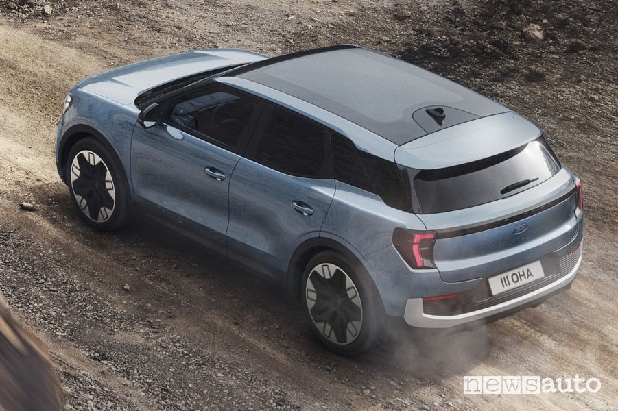 Ford Explorer posteriore 3/4 sullo sterrato