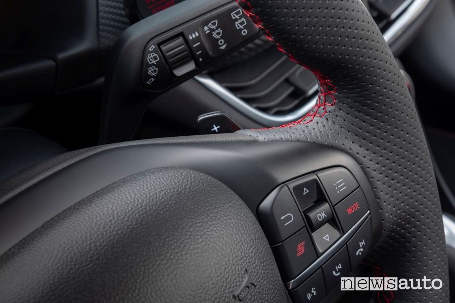Ford Puma ST Powershift leva cambio automatico al volante
