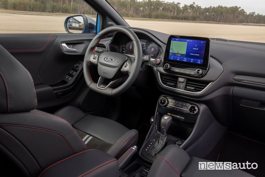 Ford Puma ST Powershift abitacolo