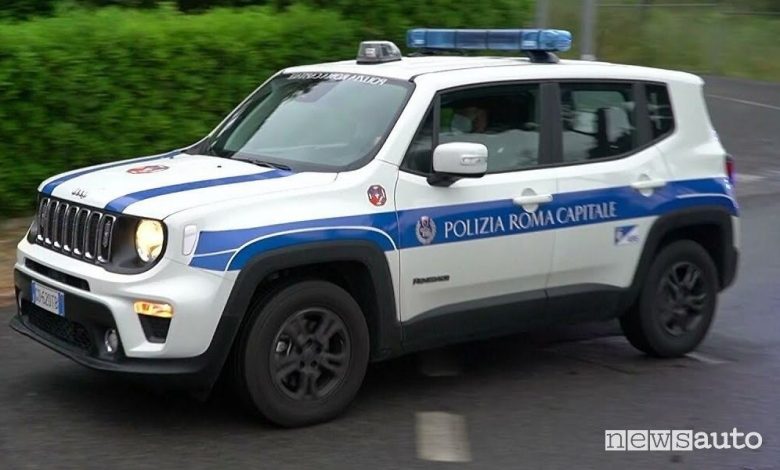 Jeep Renegade 4xe alla Polizia Locale di Roma