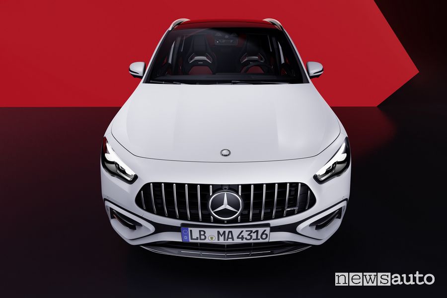 Mercedes-AMG GLA 35 4Matic frontale