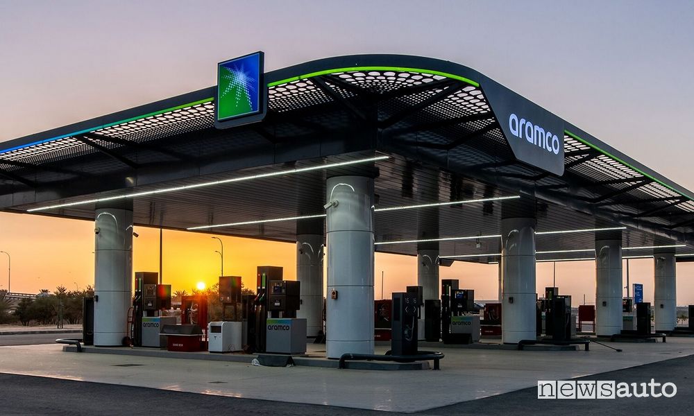 Renault con Geely e Aramco per lo sviluppo di carburanti sintetici