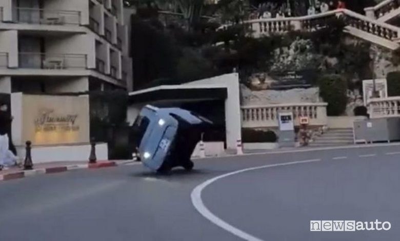 Incidente macchinetta a Montecarlo, cappottamento