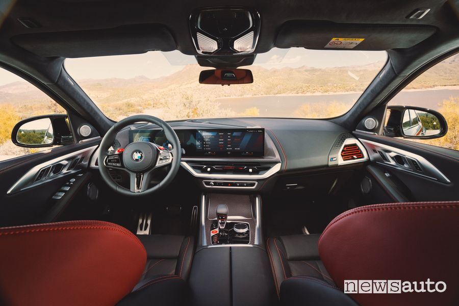 BMW XM Label Red plancia abitacolo