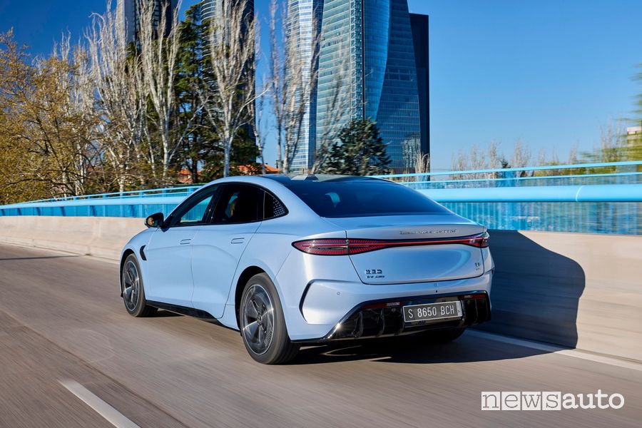 BYD Seal su strada