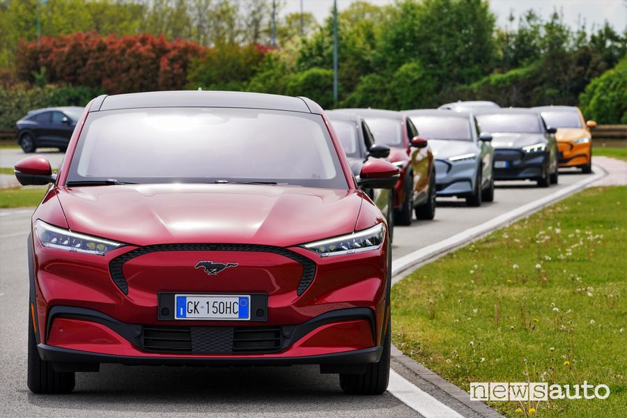 Corso guida sportiva con la Mustang Mach-E elettrica