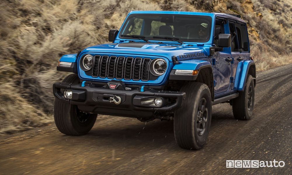 Jeep Wrangler Rubicon X 4xe sullo sterrato