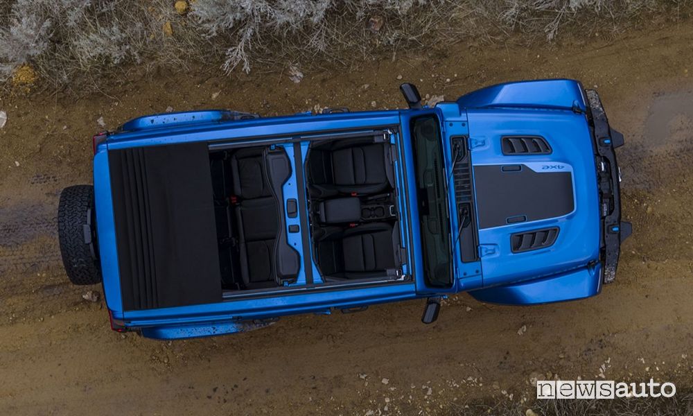 Jeep Wrangler Rubicon X 4xe tetto aperto abitacolo