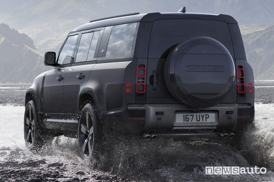 Land Rover Defender 130 V8 posteriore 3/4