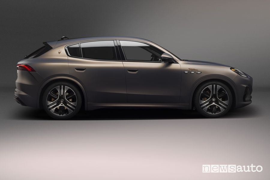 Maserati Grecale Folgore laterale colore Rame Folgore