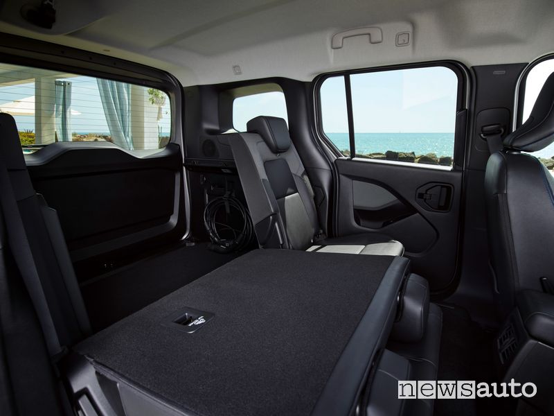 Nissan Townstar Combi elettrico abitacolo spazio di carico