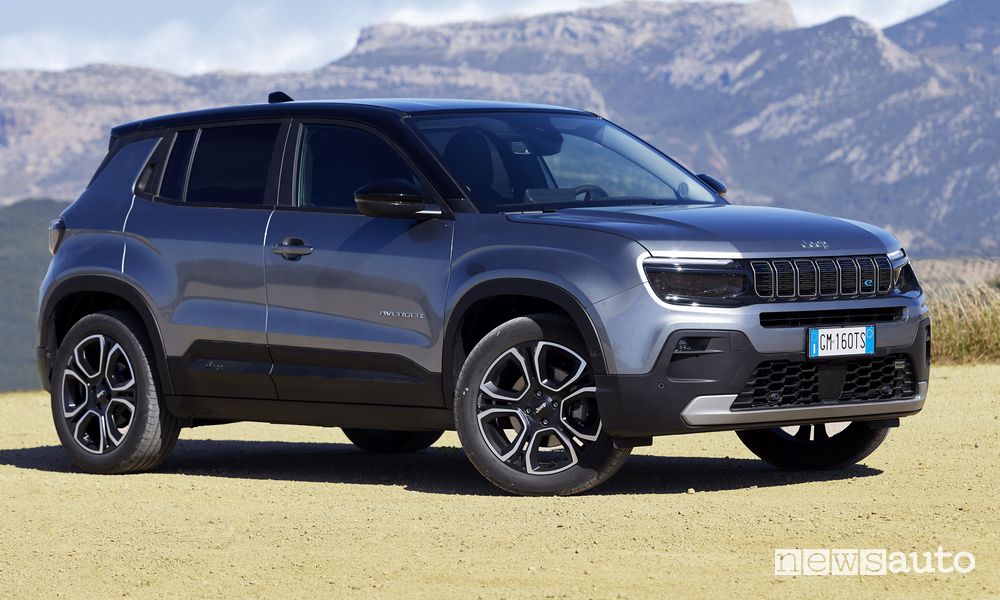 Jeep Avenger anteriore 3/4