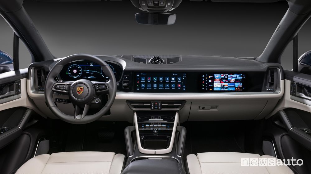 Nuova Porsche Cayenne plancia abitacolo