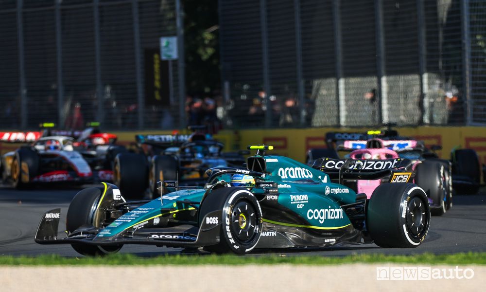 Alonso a MELBOURNE in Australia stagione 2023 sulla Aston Martin Mercedes