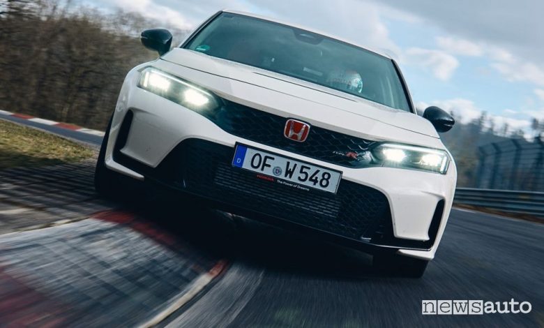 Honda Civic Type R 2023 record al Nurburgring VIDEO