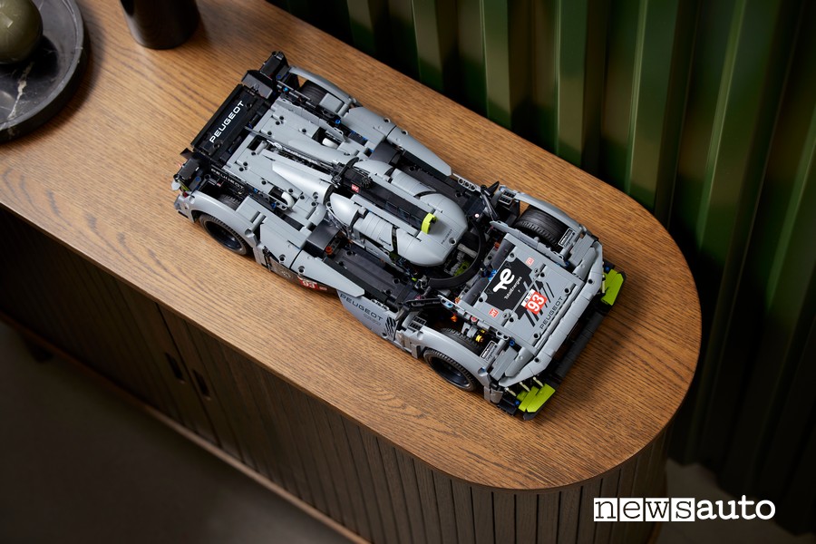 Peugeot 9X8 Lego vista dall'alto