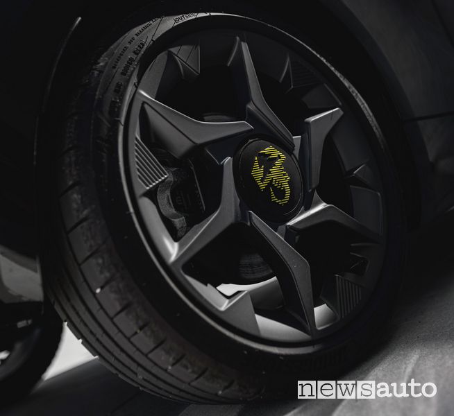 Abarth 500e cerchi da 17"