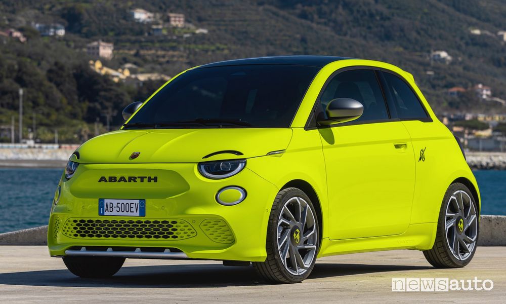 Abarth 500e Turismo anteriore 3/4