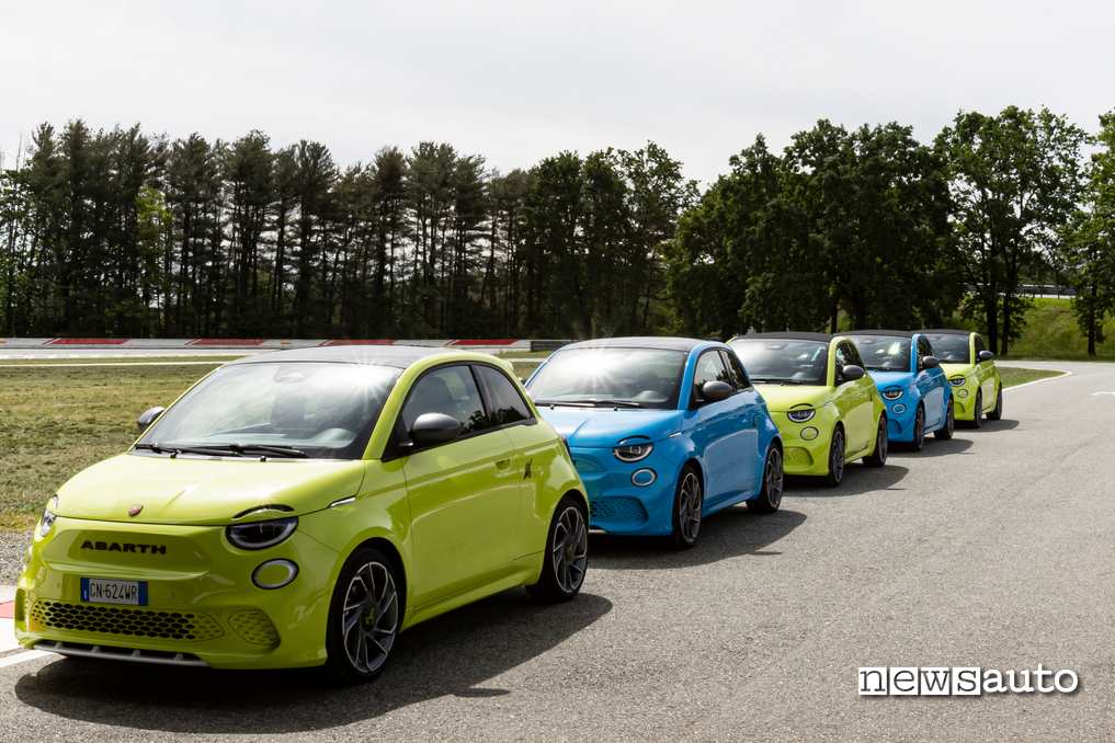 Abarth 500e schierate in pista a Balocco
