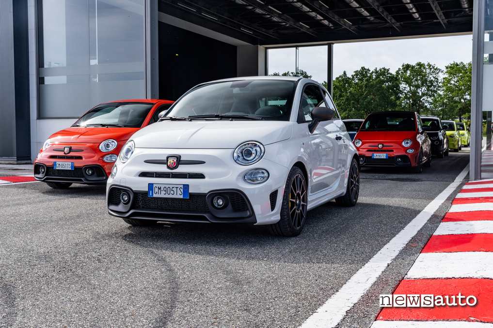Abarth 695 in pista a Balocco