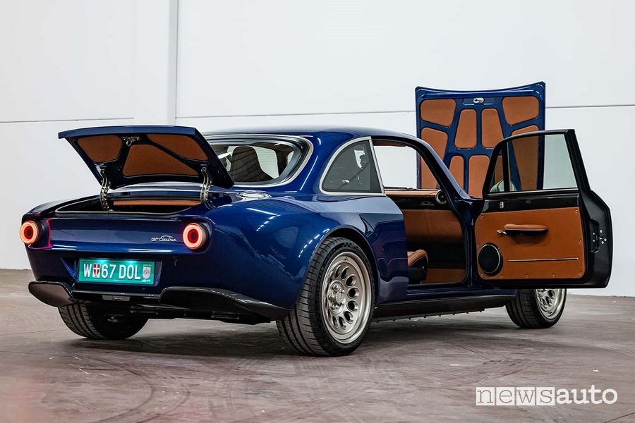 Alfa Romeo Giulia Totem GT Electric posteriore 3/4