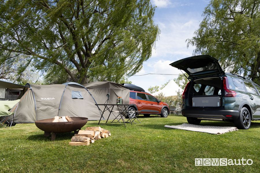 Dacia Jogger Extreme con Extended Grip e tenda da campeggio