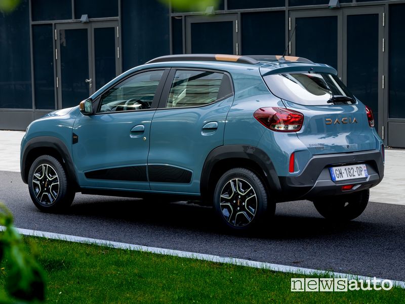 Dacia Spring Extreme posteriore 3/4