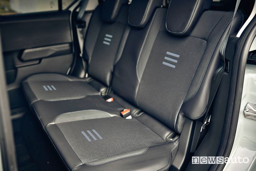 Ford E-Tourneo Courier Active sedili posteriori abitacolo
