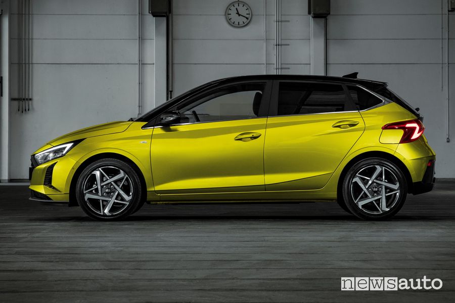 Nuova Hyundai i20 restyling laterale