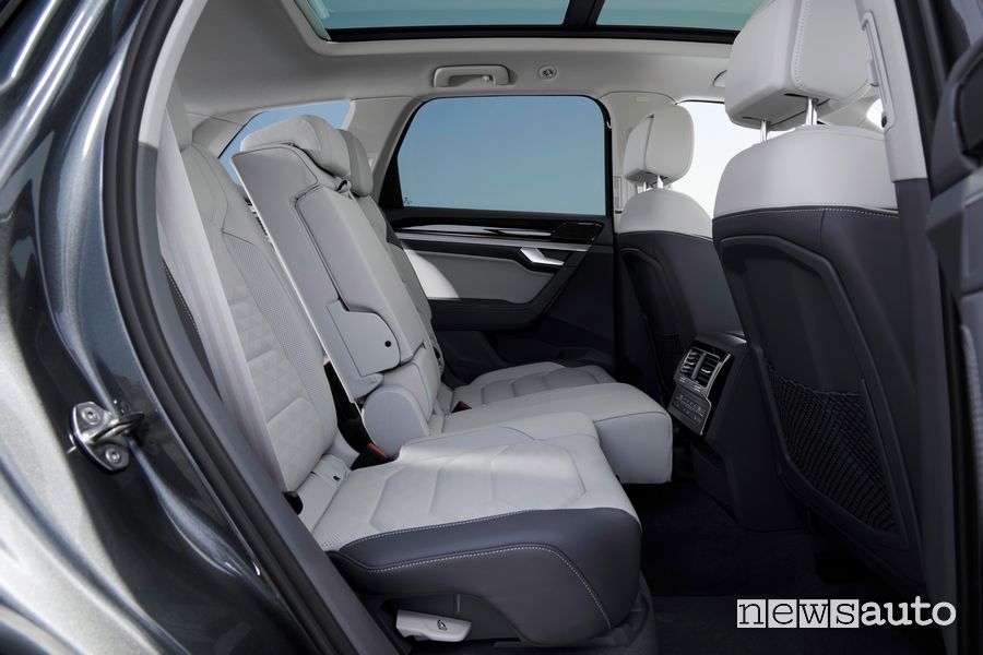 Volkswagen Touareg Elegance sedili posteriori abitacolo